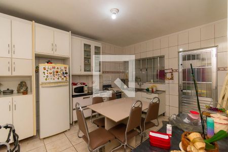 Casa à venda com 195m², 6 quartos e 2 vagas Casa à venda com 195m², 6 quartos e 2 vagasCasa 3 - Cozinha