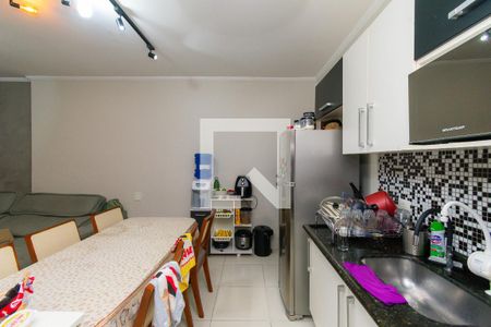 Casa à venda com 195m², 6 quartos e 2 vagas Casa à venda com 195m², 6 quartos e 2 vagasCozinha