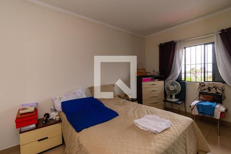Casa à venda com 195m², 6 quartos e 2 vagas Casa à venda com 195m², 6 quartos e 2 vagasCasa 2 - Quarto 2