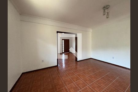 Casa para alugar com 250m², 5 quartos e 2 vagas Casa para alugar com 250m², 5 quartos e 2 vagasSala