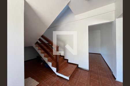 Casa para alugar com 250m², 5 quartos e 2 vagas Casa para alugar com 250m², 5 quartos e 2 vagasHall