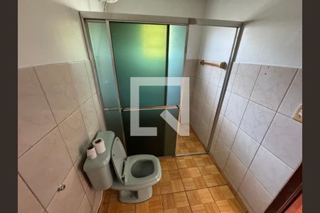 Casa para alugar com 250m², 5 quartos e 2 vagas Casa para alugar com 250m², 5 quartos e 2 vagasBanheiro