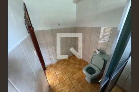 Casa para alugar com 250m², 5 quartos e 2 vagas Casa para alugar com 250m², 5 quartos e 2 vagasBanheiro