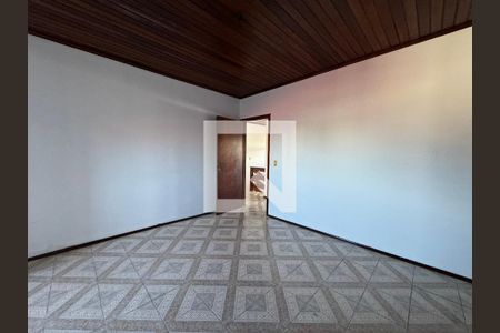 Casa para alugar com 250m², 5 quartos e 2 vagas Casa para alugar com 250m², 5 quartos e 2 vagasQuarto 4