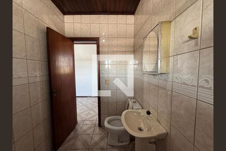 Casa para alugar com 250m², 5 quartos e 2 vagas Casa para alugar com 250m², 5 quartos e 2 vagasBanheiro