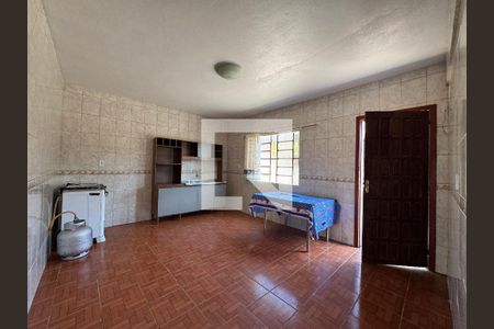 Casa para alugar com 250m², 5 quartos e 2 vagas Casa para alugar com 250m², 5 quartos e 2 vagasCozinha