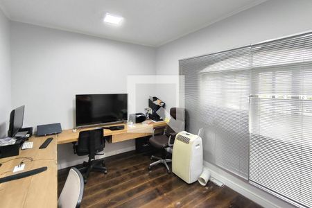 Casa à venda com 725m², 4 quartos e 4 vagasEscritório