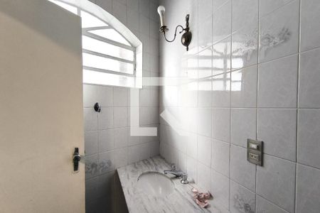 Casa à venda com 725m², 4 quartos e 4 vagasBanheiro 2