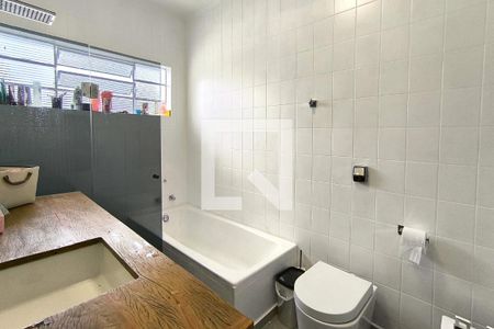 Casa à venda com 725m², 4 quartos e 4 vagasBanheiro