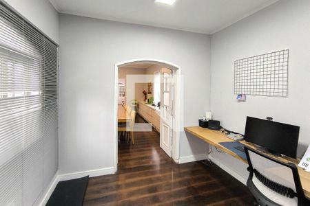 Casa à venda com 725m², 4 quartos e 4 vagasEscritório