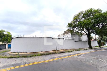 Casa à venda com 725m², 4 quartos e 4 vagasFachada