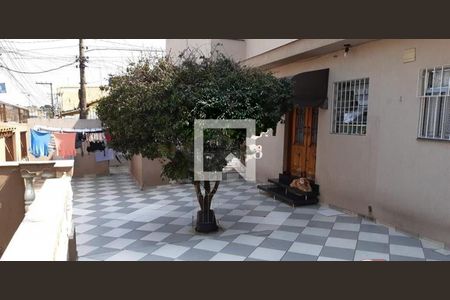 Casa à venda com 3 quartos, 210m² em Vila Tolstoi, São Paulo