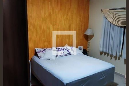 Casa à venda com 3 quartos, 210m² em Vila Tolstoi, São Paulo