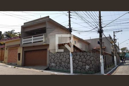 Casa à venda com 3 quartos, 210m² em Vila Tolstoi, São Paulo