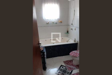 Casa à venda com 3 quartos, 210m² em Vila Tolstoi, São Paulo