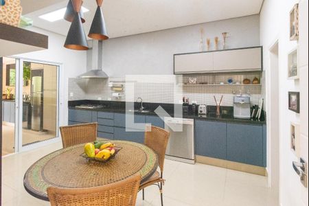 Casa de condomínio à venda com 480m², 4 quartos e 2 vagasCozinha