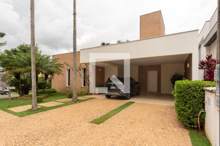 Casa de condomínio à venda com 480m², 4 quartos e 2 vagasFachada