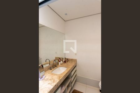 Casa de condomínio à venda com 480m², 4 quartos e 2 vagasBanheiro da Suíte 2