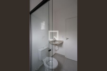 Banheiro de casa de condomínio para alugar com 2 quartos, 70m² em Casa Verde Alta, São Paulo