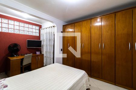 Casa à venda com 220m², 3 quartos e 2 vagasSuíte 