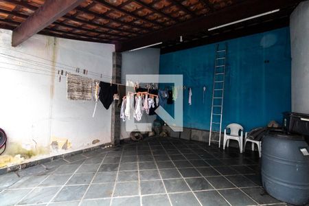 Casa à venda com 220m², 3 quartos e 2 vagasQuintal 