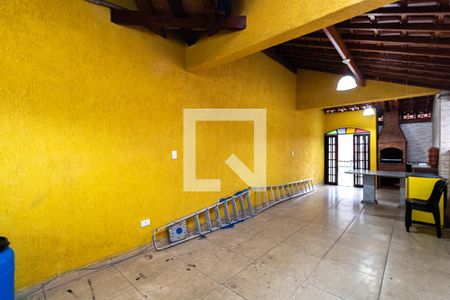 Casa à venda com 220m², 3 quartos e 2 vagasChurrasqueira 