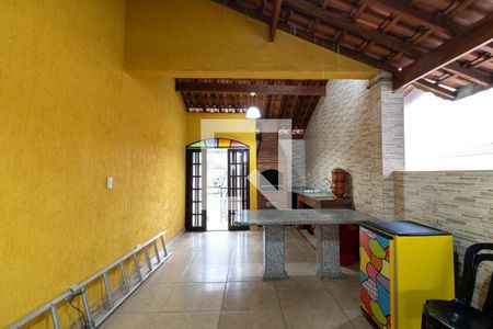 Casa à venda com 220m², 3 quartos e 2 vagasChurrasqueira 