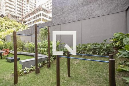 Apartamento à venda com 27m², 1 quarto e sem vaga Apartamento à venda com 27m², 1 quarto e sem vagaÁrea comum - Academia ao ar livre