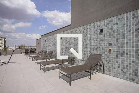 Apartamento à venda com 27m², 1 quarto e sem vaga Apartamento à venda com 27m², 1 quarto e sem vagaÁrea comum - Piscina