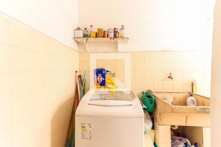 Casa à venda com 220m², 4 quartos e 1 vagaLavanderia