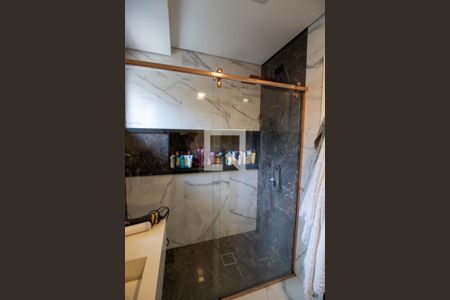 Casa à venda com 220m², 3 quartos e 4 vagasBanheiro do Quarto 1