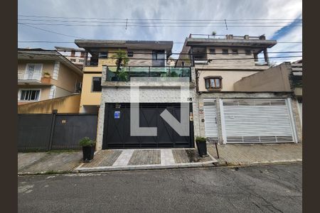 Casa à venda com 220m², 3 quartos e 4 vagasFachada - Placa