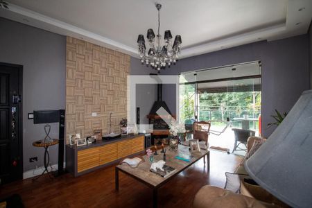 Sala de casa à venda com 3 quartos, 220m² em Jardim das Vertentes, São Paulo