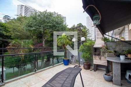 Varanda de casa à venda com 3 quartos, 220m² em Jardim das Vertentes, São Paulo