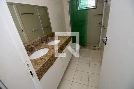 Apartamento à venda com 297m², 5 quartos e 3 vagasBanheiro quarto 1
