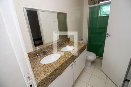 Apartamento à venda com 297m², 5 quartos e 3 vagasBanheiro quarto 1