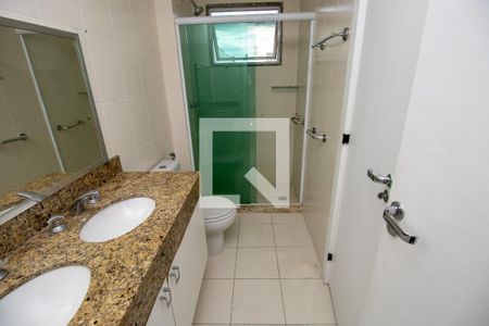 Apartamento à venda com 297m², 5 quartos e 3 vagasBanheiro quarto 1