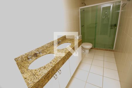 Apartamento à venda com 297m², 5 quartos e 3 vagasBanheiro social