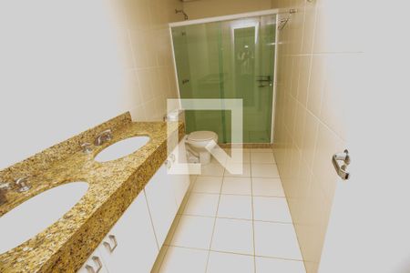 Apartamento à venda com 297m², 5 quartos e 3 vagasBanheiro social