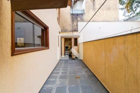 Casa de condomínio para alugar com 390m², 3 quartos e 6 vagasCorredor