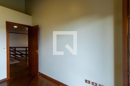 Casa de condomínio para alugar com 390m², 3 quartos e 6 vagasQuarto 2