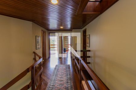 Casa de condomínio para alugar com 390m², 3 quartos e 6 vagasCorredor