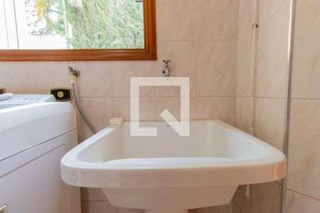 Casa de condomínio para alugar com 390m², 3 quartos e 6 vagasÁrea de Serviço