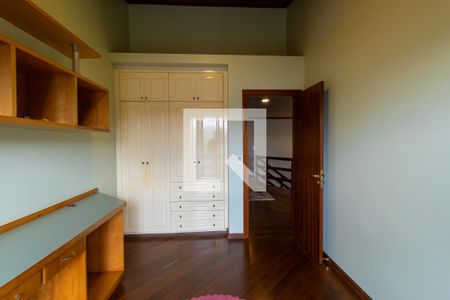 Casa de condomínio para alugar com 390m², 3 quartos e 6 vagasQuarto 2