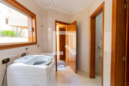 Casa de condomínio para alugar com 390m², 3 quartos e 6 vagasÁrea de Serviço