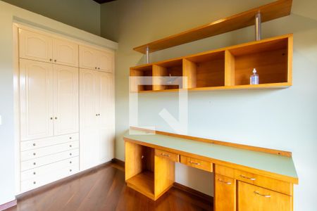 Casa de condomínio para alugar com 390m², 3 quartos e 6 vagasQuarto 1