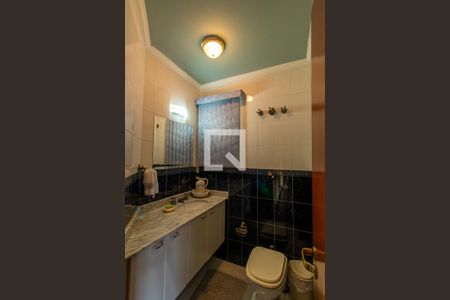 Casa de condomínio para alugar com 390m², 3 quartos e 6 vagasLavabo