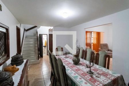 Casa à venda com 300m², 4 quartos e 3 vagas Casa à venda com 300m², 4 quartos e 3 vagasCopa