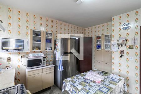 Casa à venda com 300m², 4 quartos e 3 vagas Casa à venda com 300m², 4 quartos e 3 vagasCozinha