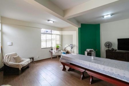 Casa à venda com 300m², 4 quartos e 3 vagas Casa à venda com 300m², 4 quartos e 3 vagasÁrea Gourmet